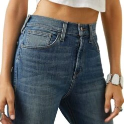 Ariat Women's High Rise Ultra Lucy Relaxed Straight Jean Fontana -Ariat Sales Shop 10042220 03